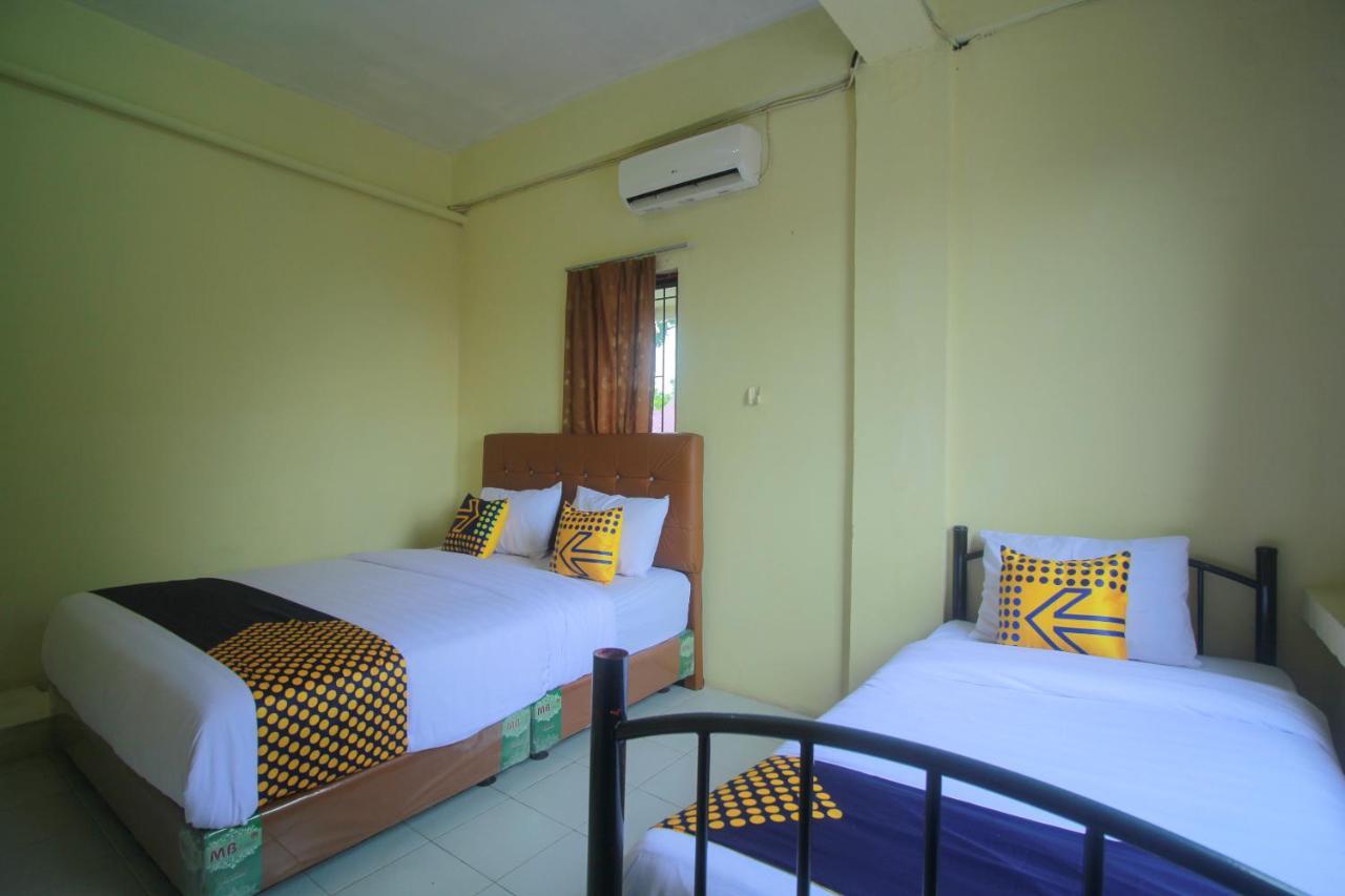 Spot On 2305 Andys Nur Penginapan Dumai Buitenkant foto
