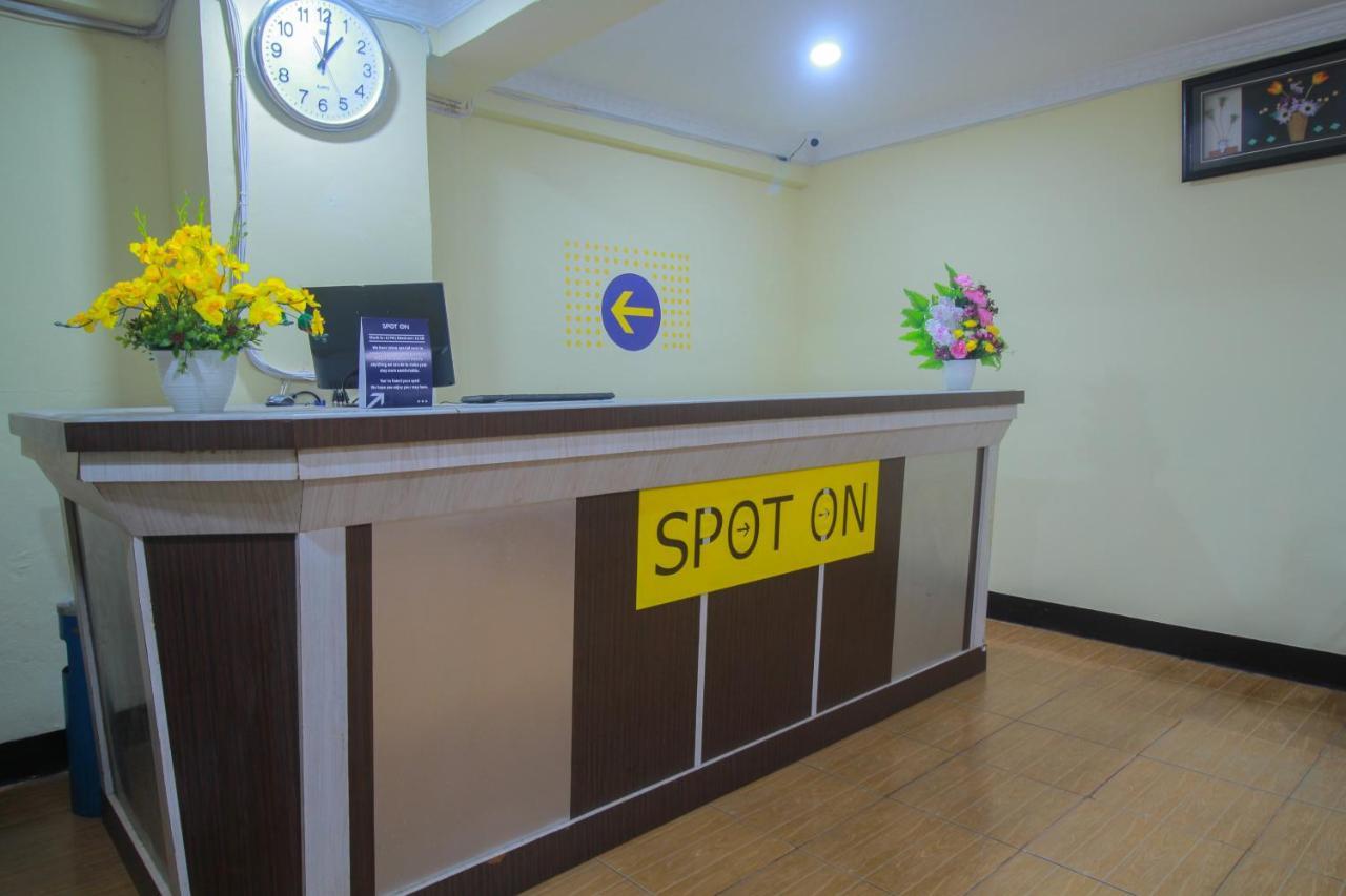 Spot On 2305 Andys Nur Penginapan Dumai Buitenkant foto