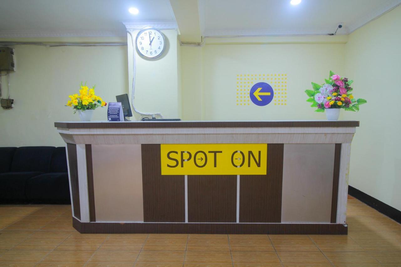 Spot On 2305 Andys Nur Penginapan Dumai Buitenkant foto