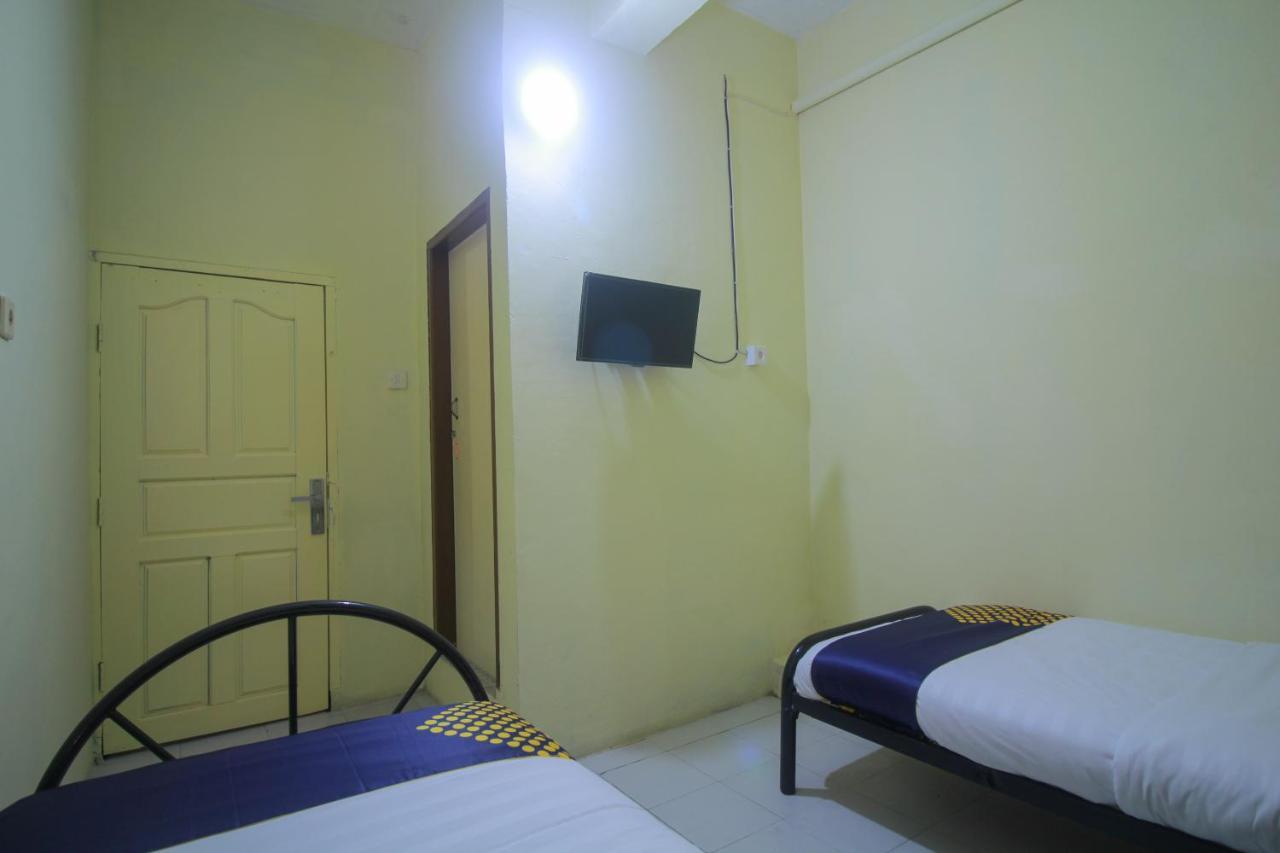 Spot On 2305 Andys Nur Penginapan Dumai Buitenkant foto