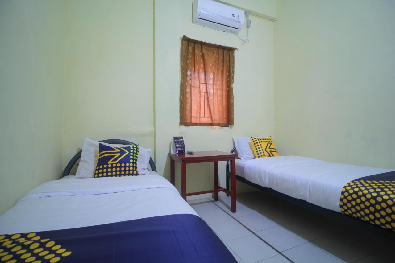 Spot On 2305 Andys Nur Penginapan Dumai Buitenkant foto
