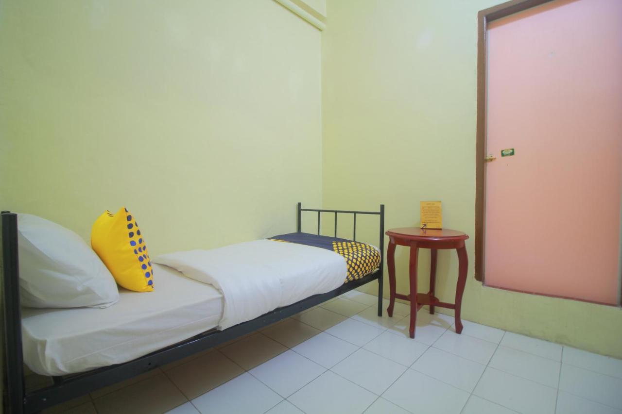 Spot On 2305 Andys Nur Penginapan Dumai Buitenkant foto