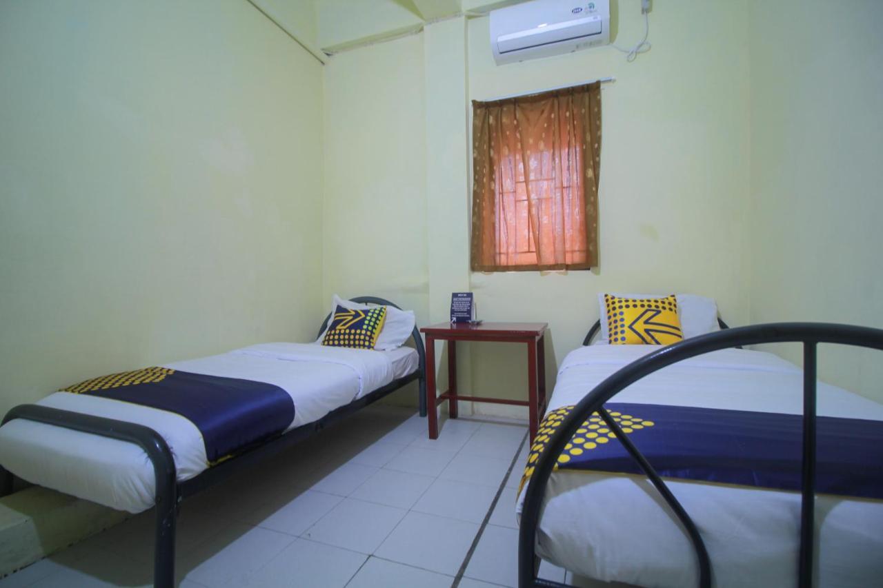 Spot On 2305 Andys Nur Penginapan Dumai Buitenkant foto