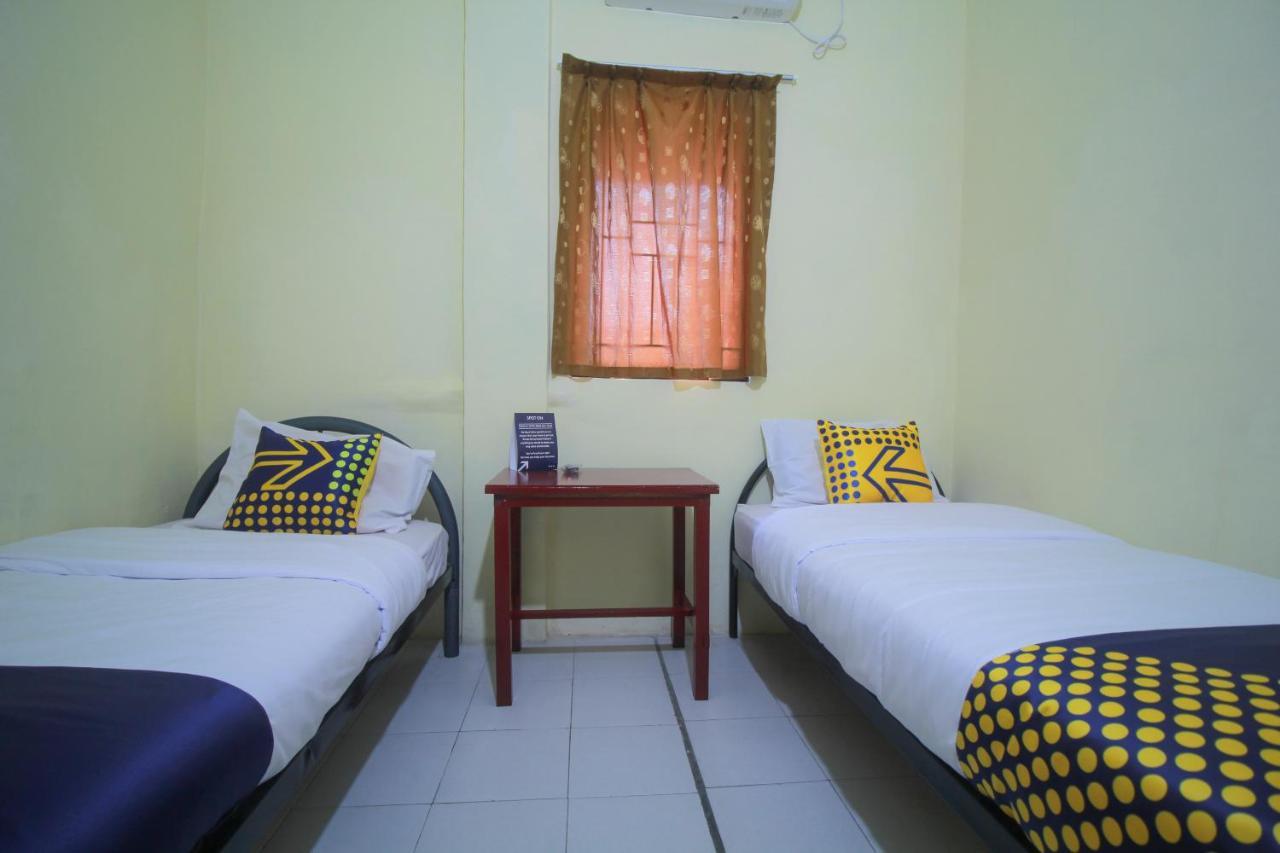 Spot On 2305 Andys Nur Penginapan Dumai Buitenkant foto