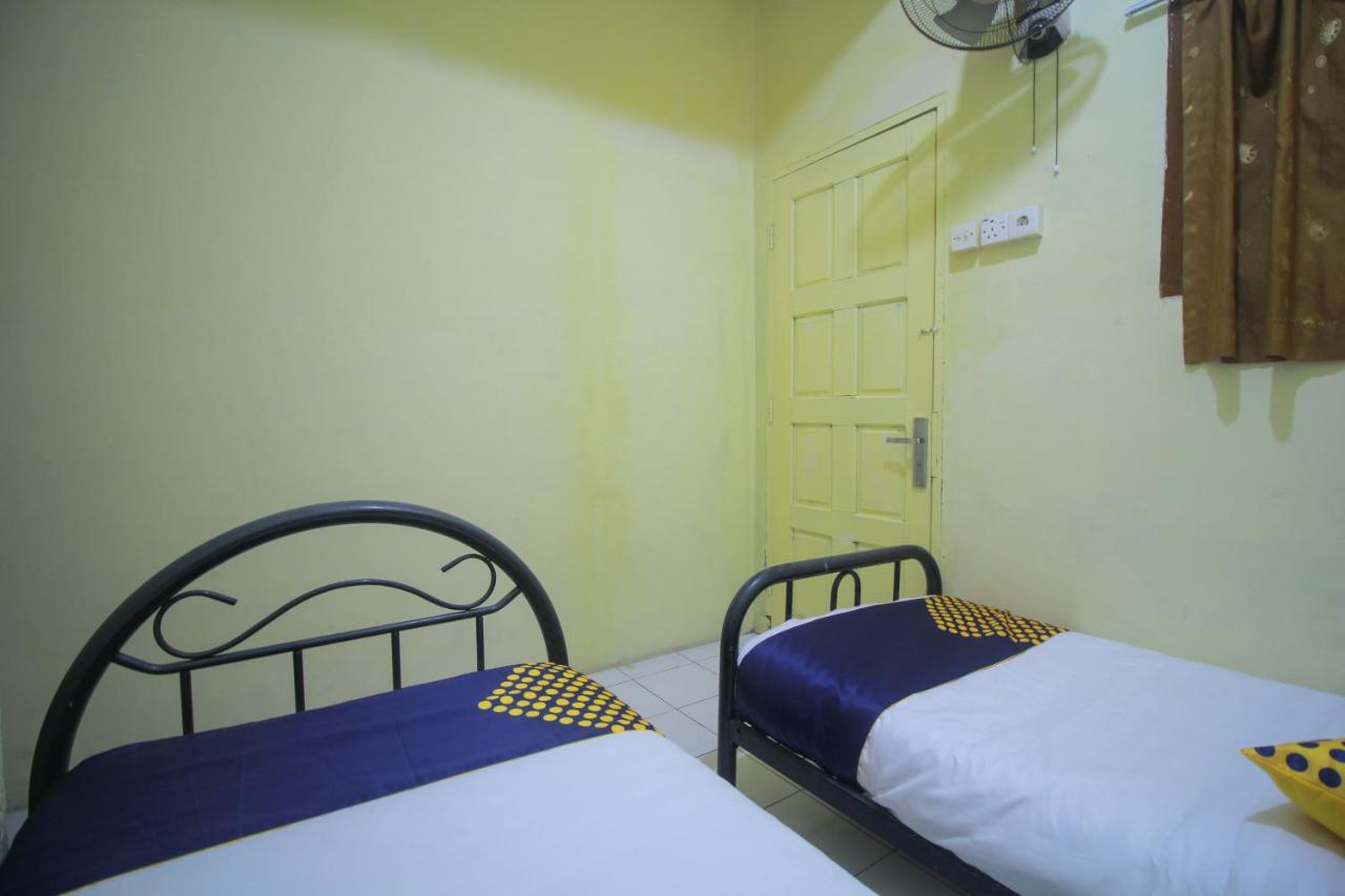 Spot On 2305 Andys Nur Penginapan Dumai Buitenkant foto